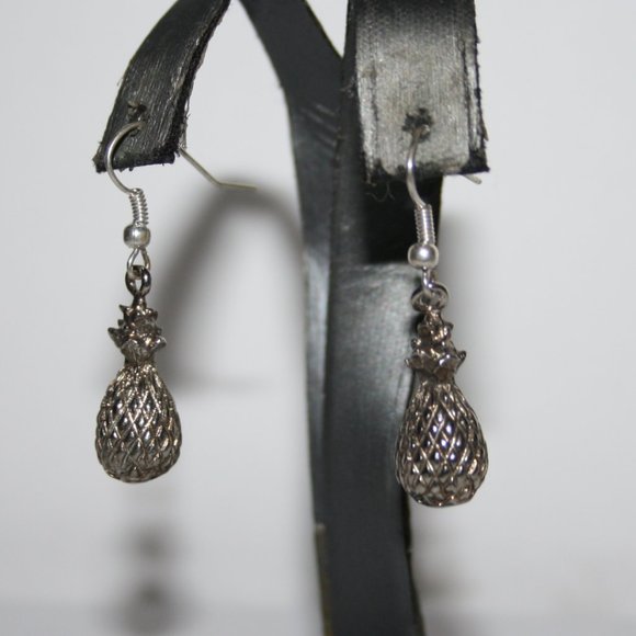 Vintagejelyfish Jewelry - Silver pineapple earrings 1.5"